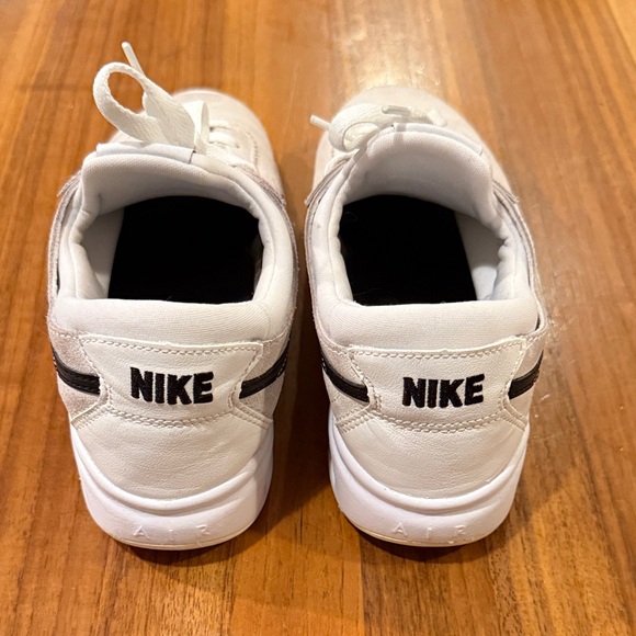EUC Nike SB Air Max Bruin Vapor in a summit white and black colorway women’s 6.5 - Picture 4 of 5